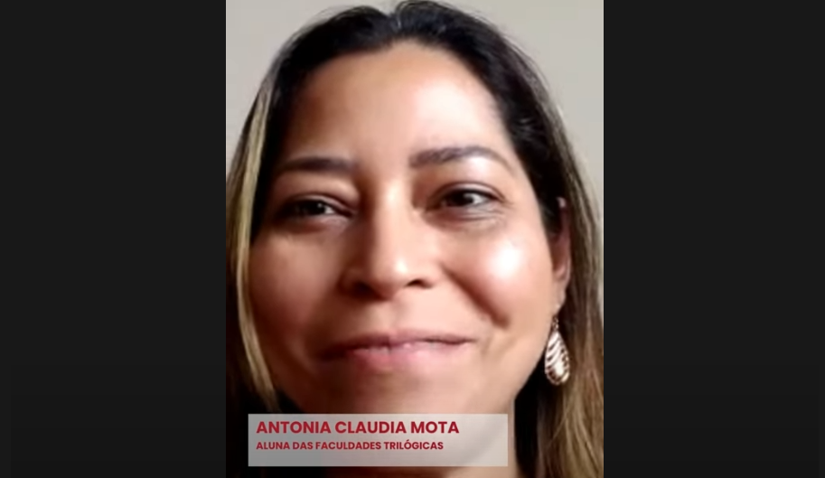Antonia Claudia Mota, aluna das Faculdades Trilógicas.